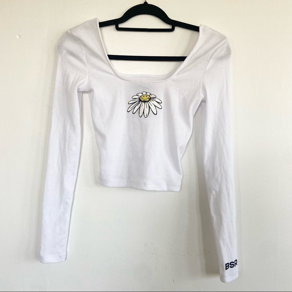 By Samii Ryan Daisy White Long Sleeve Crop Top Size Small - Picture 2 of 6